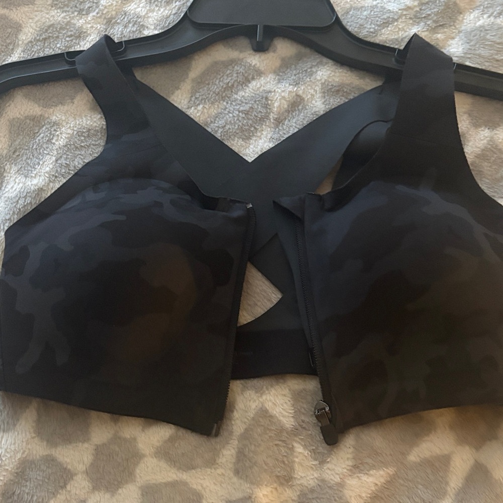 Lululemon Black Camouflage Sports Bra- 34C - Picture 11 of 12